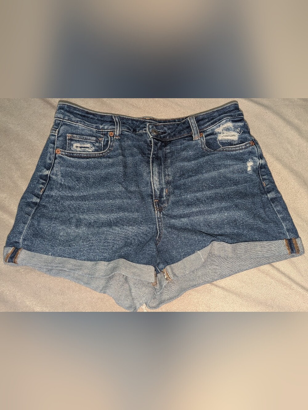 Women's American Eagle Jean Mom Short Sz. 10